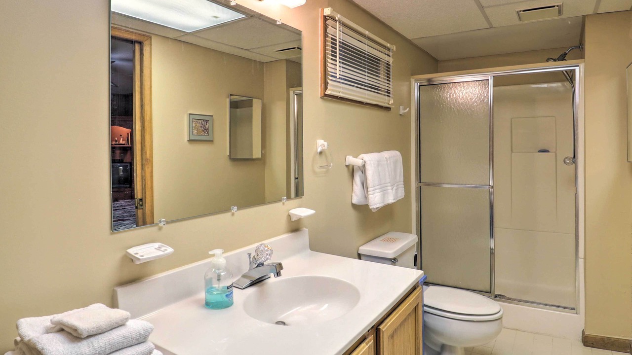 Photo of Bathroom in Newland