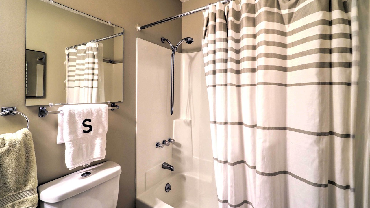 Photo of Bathroom in Newland