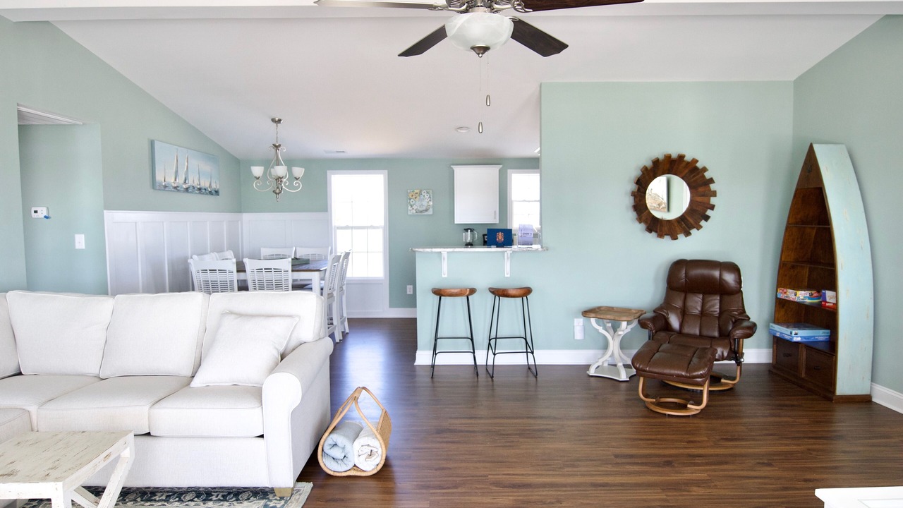 Photo of Livingroom in Cedar Point
