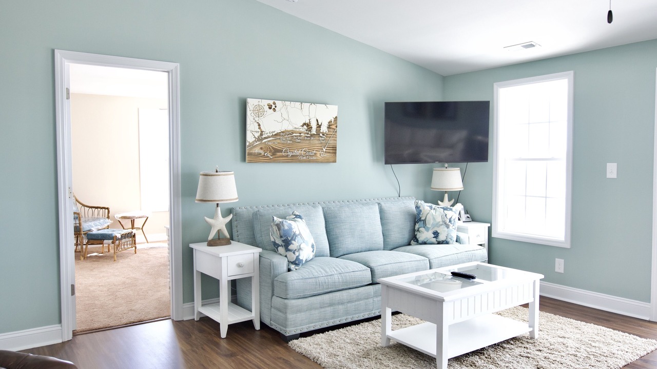 Photo of Livingroom in Cedar Point