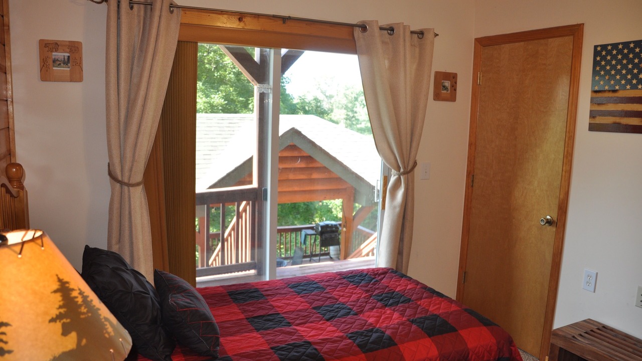 Photo of Bedroom in Piney Creek