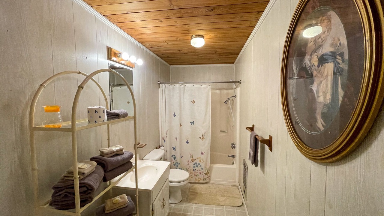 Photo of Bathroom in Cherokee