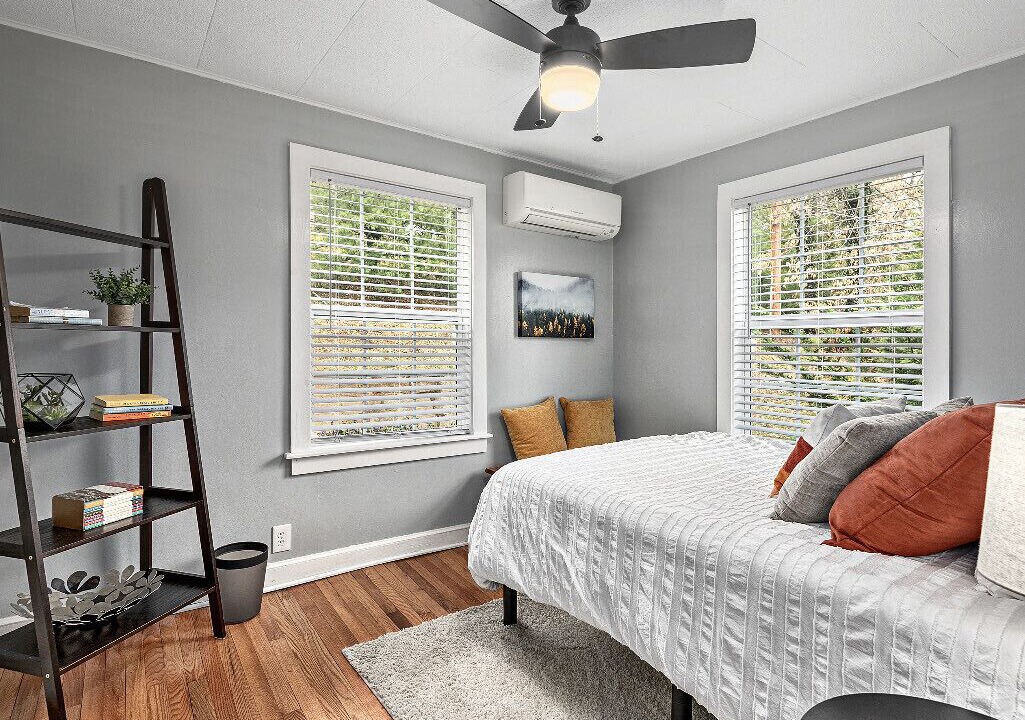 Photo of Bedroom in Lake Junaluska