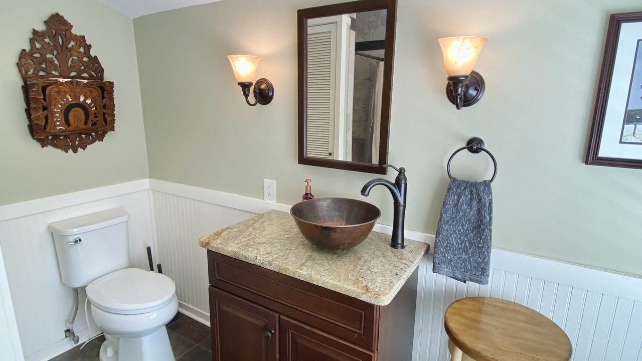 Photo of Bathroom in Lynn