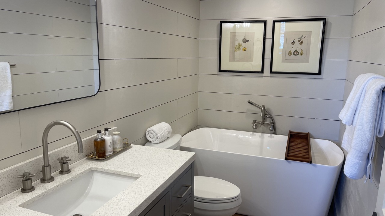 Photo of Bathroom in Glenville