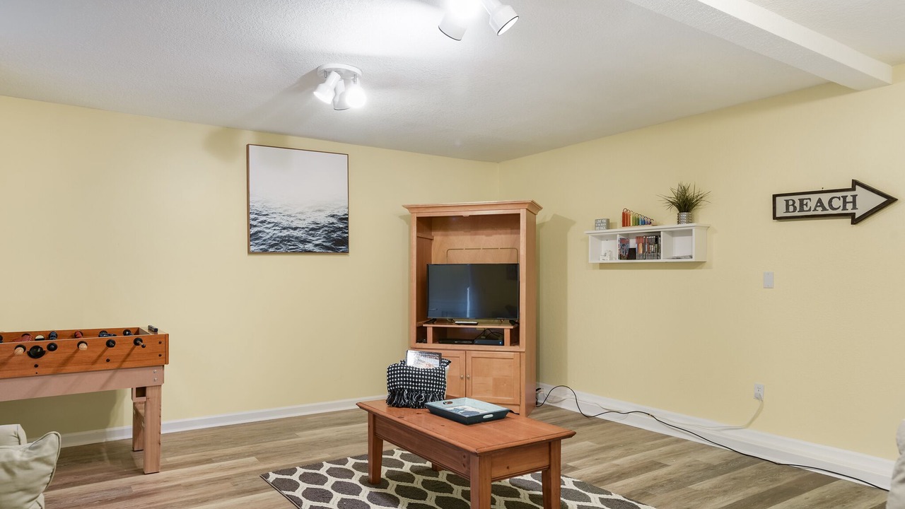 Photo of Bedroom in Corolla Light