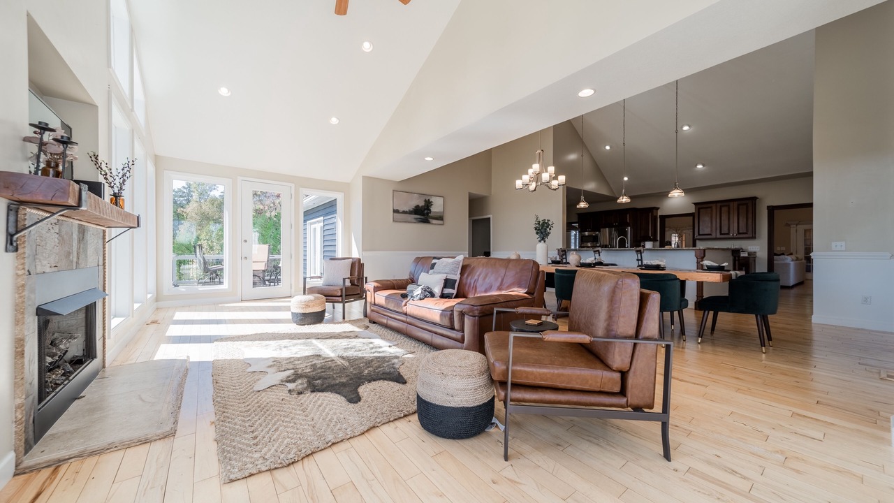 Photo of Livingroom in Candler