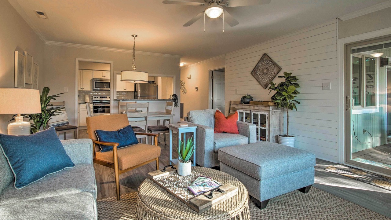 Photo of Livingroom in Caswell Beach