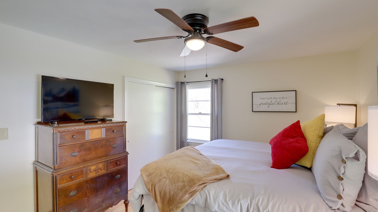 Photo of Bedroom in Weaverville