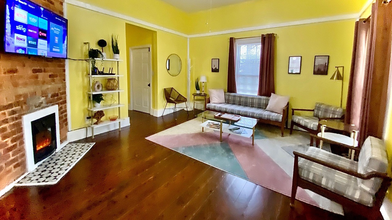 Photo of Livingroom in Morganton