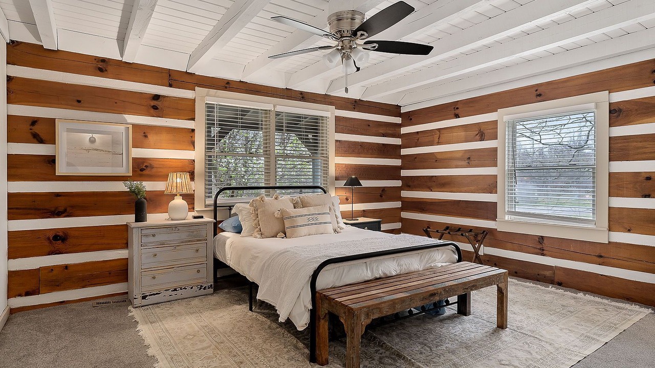 Photo of Bedroom in Smithville