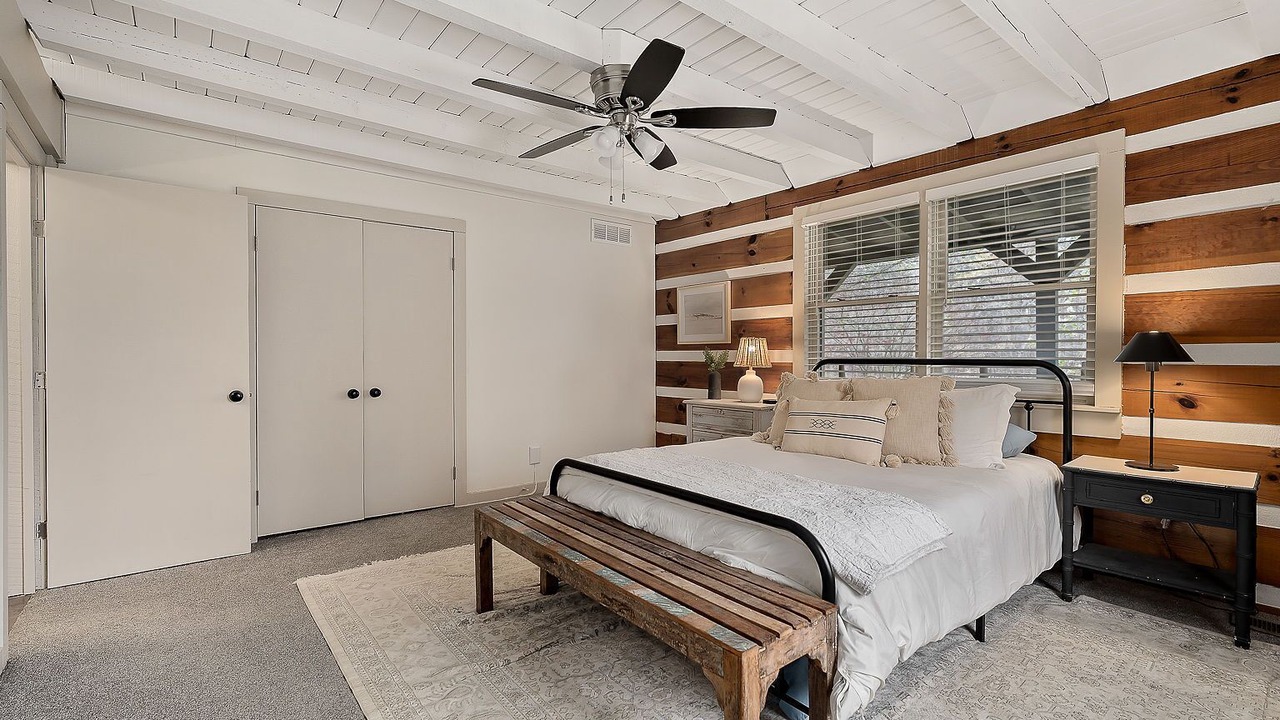 Photo of Bedroom in Smithville