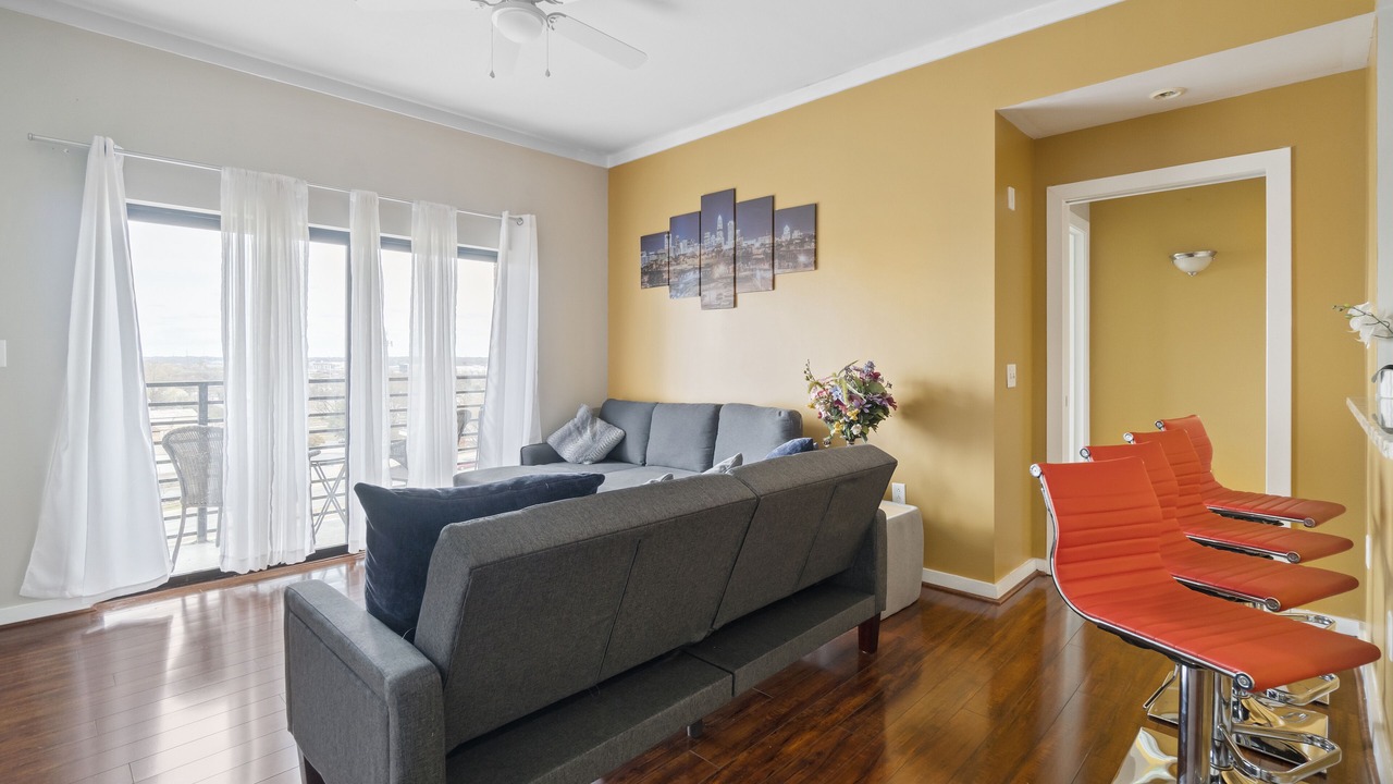 Photo of Livingroom in Fourth Ward