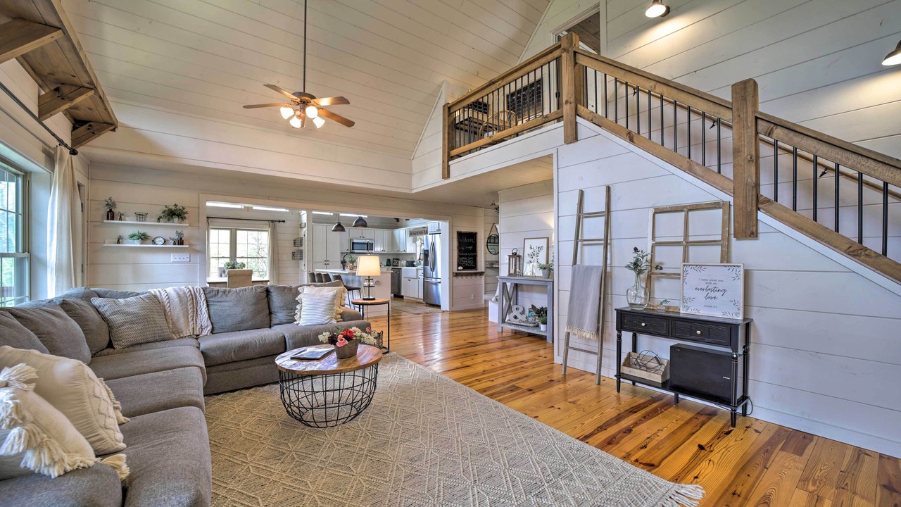 Photo of Livingroom in Lake Toxaway