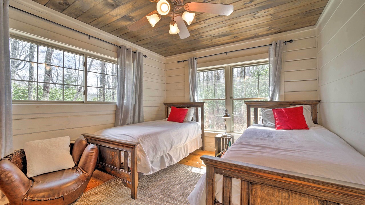 Photo of Others in Lake Toxaway