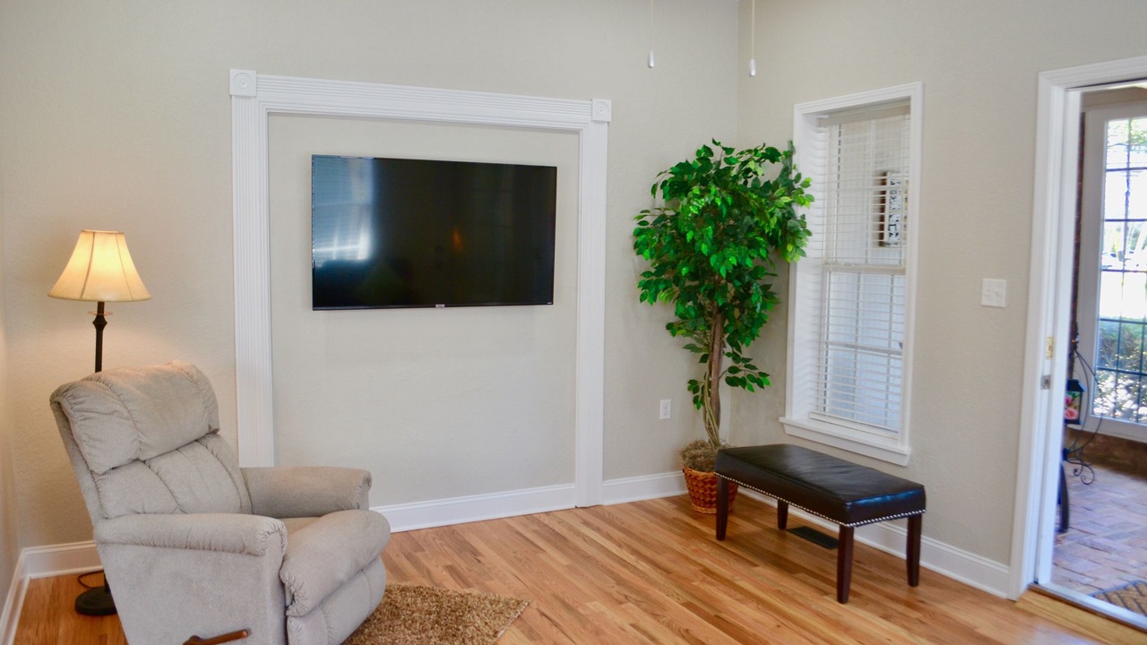 Photo of Livingroom in Forest City