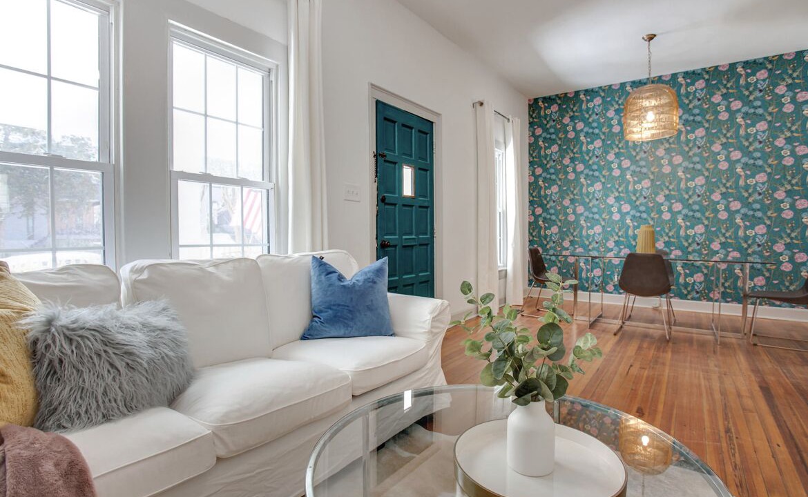 Photo of Livingroom in Downtown