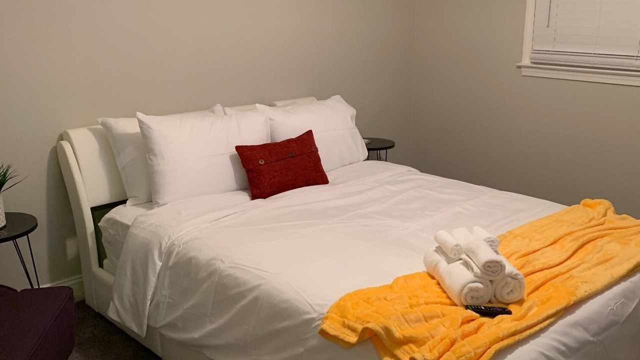 Photo of Bedroom in Plaza Midwood