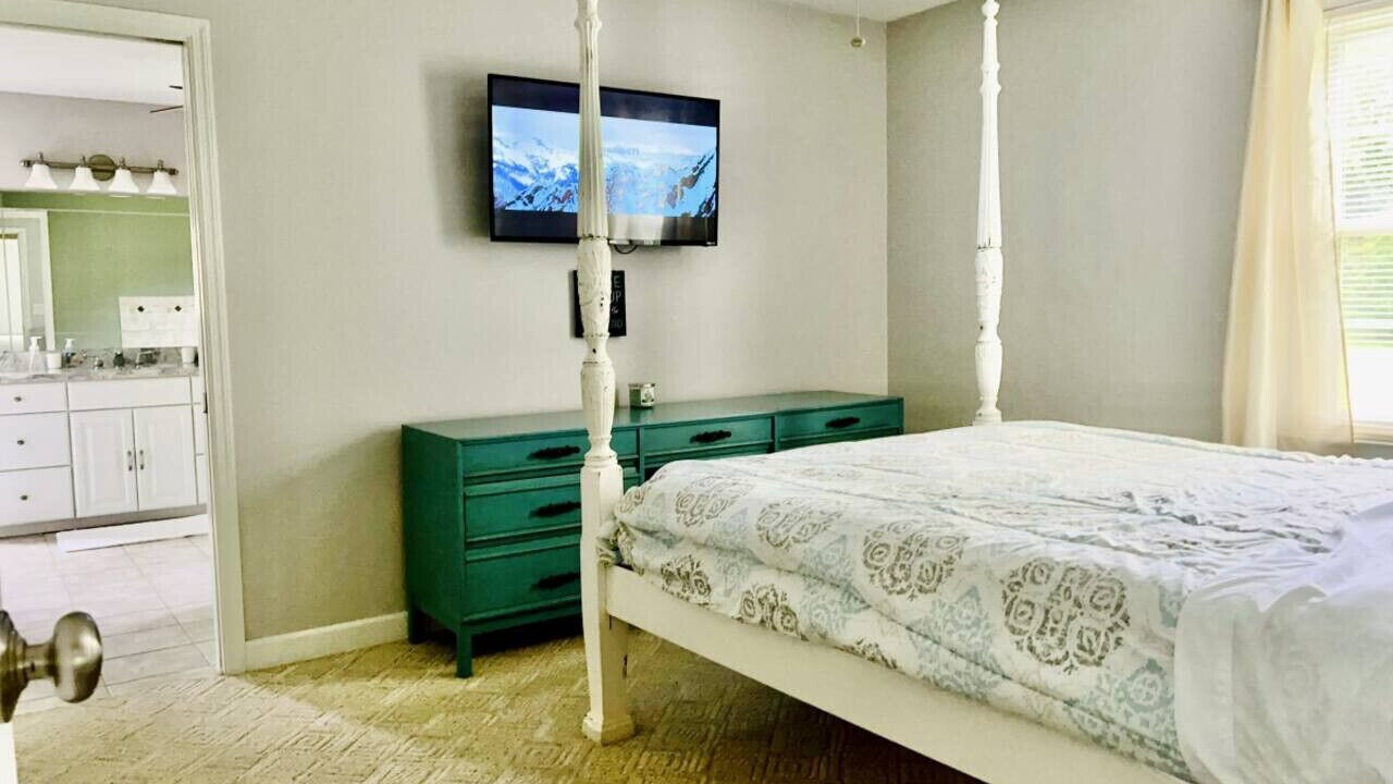 Photo of Bedroom in James City