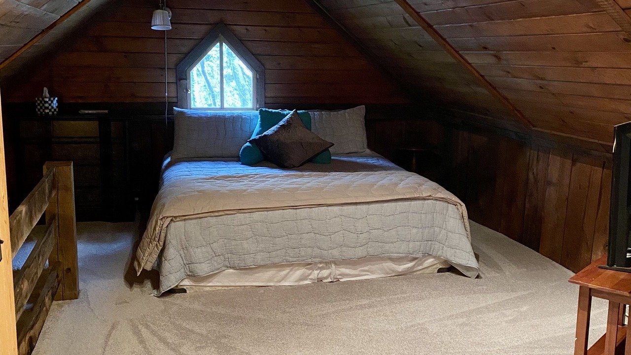 Photo of Bedroom in Sugar Grove