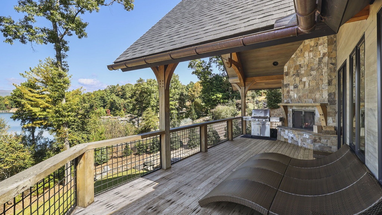 Photo of Livingroom in Forest Lake Heights