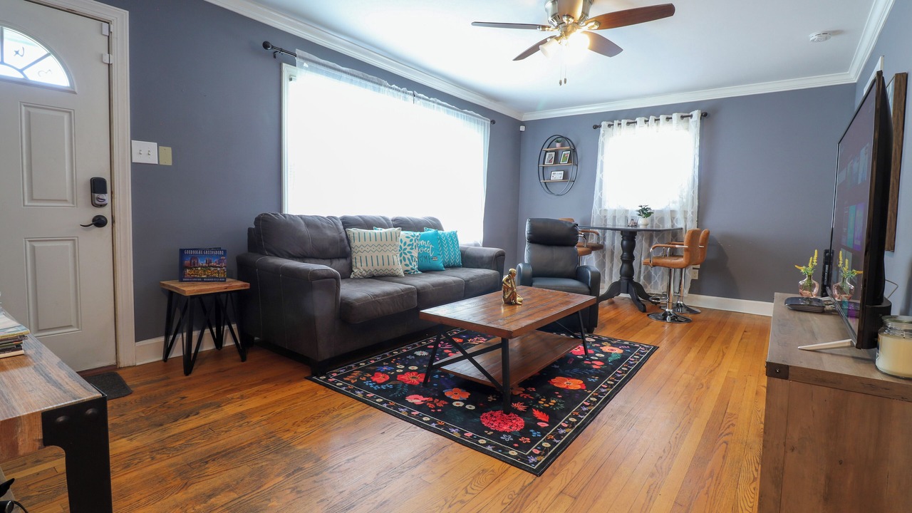 Photo of Livingroom in Greensboro