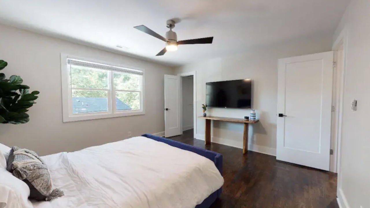 Photo of Bedroom in Villa Heights