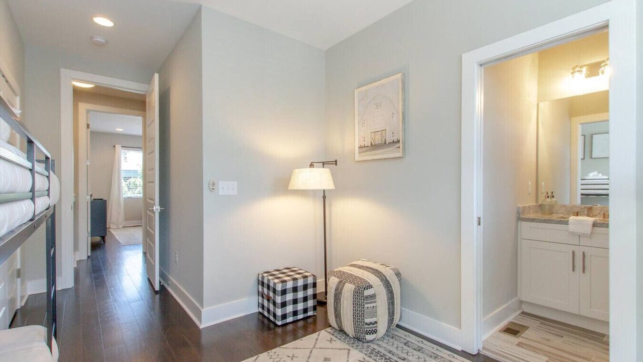 Photo of Bedroom in Hadley - Washington