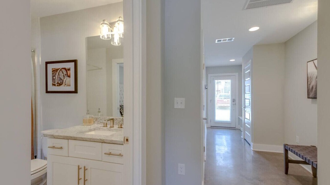 Photo of Bathroom in Hadley - Washington