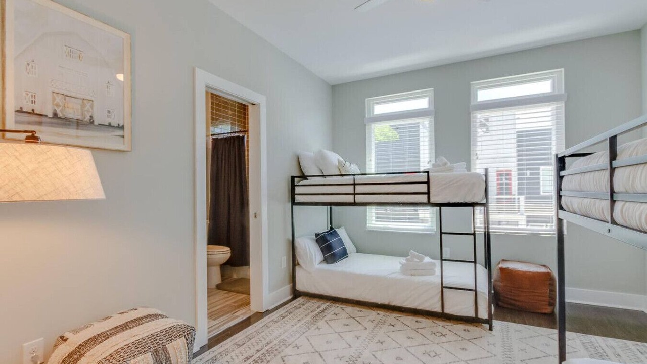 Photo of Bedroom in Hadley - Washington