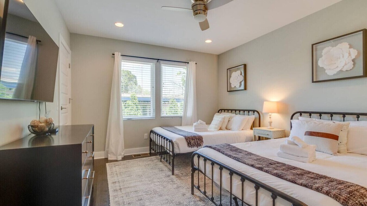 Photo of Bedroom in Hadley - Washington