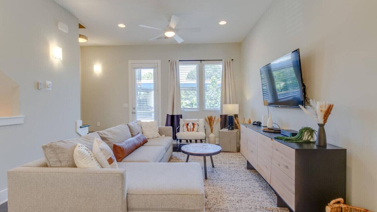 Photo of Livingroom in Hadley - Washington