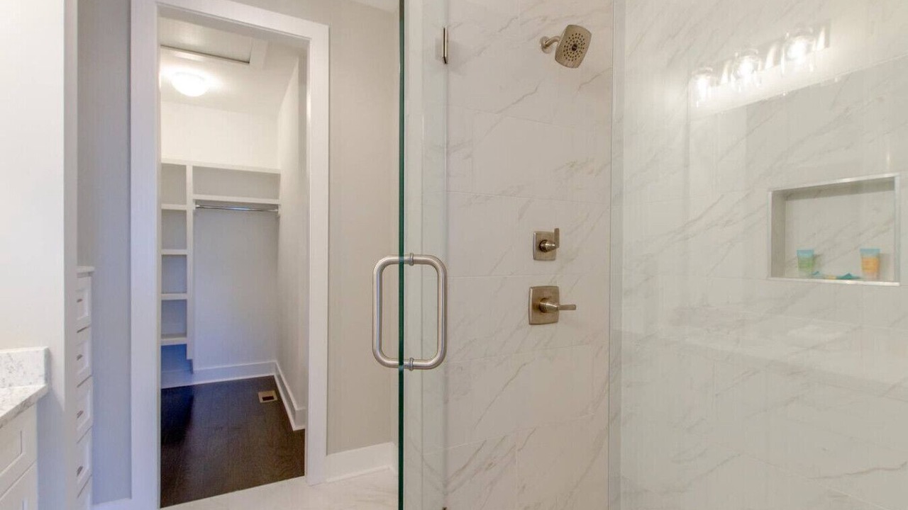 Photo of Bathroom in Hadley - Washington