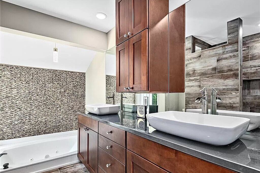 Photo of Bathroom in Fairview