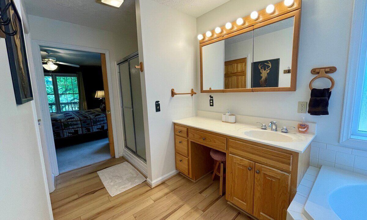 Photo of Bathroom in Peak Creek