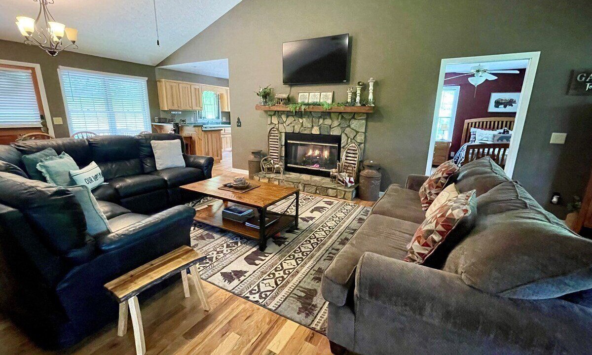 Photo of Bedroom in Peak Creek