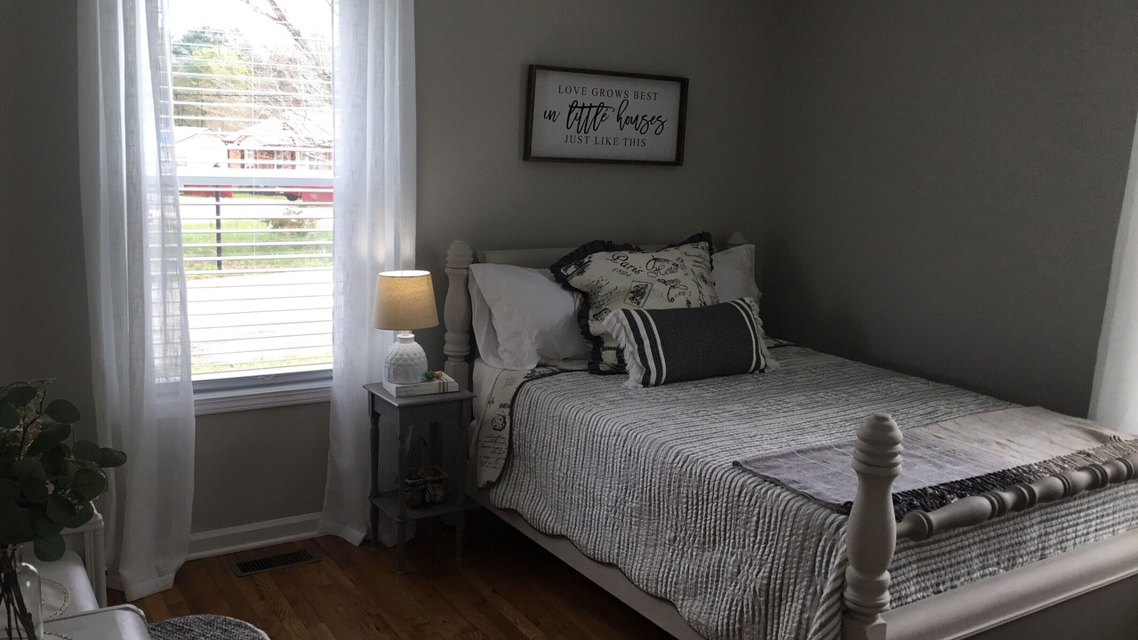 Photo of Bedroom in Hudson