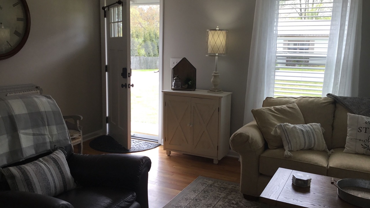 Photo of Livingroom in Hudson
