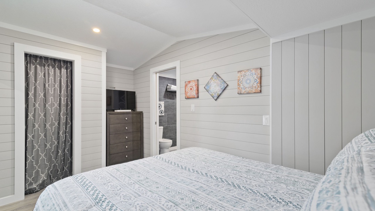Photo of Bedroom in Flat Rock