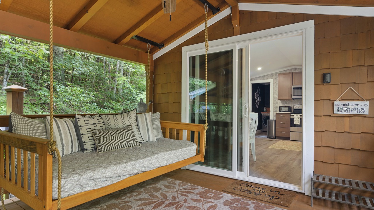 Photo of Bedroom in Flat Rock