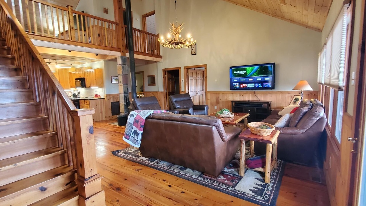 Photo of Livingroom in West Jefferson