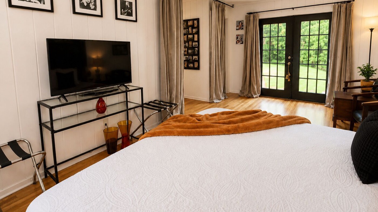 Photo of Bedroom in Parkwood Estates