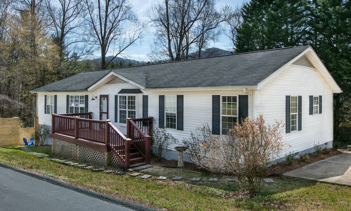 Photo of Outdoor in Oakley