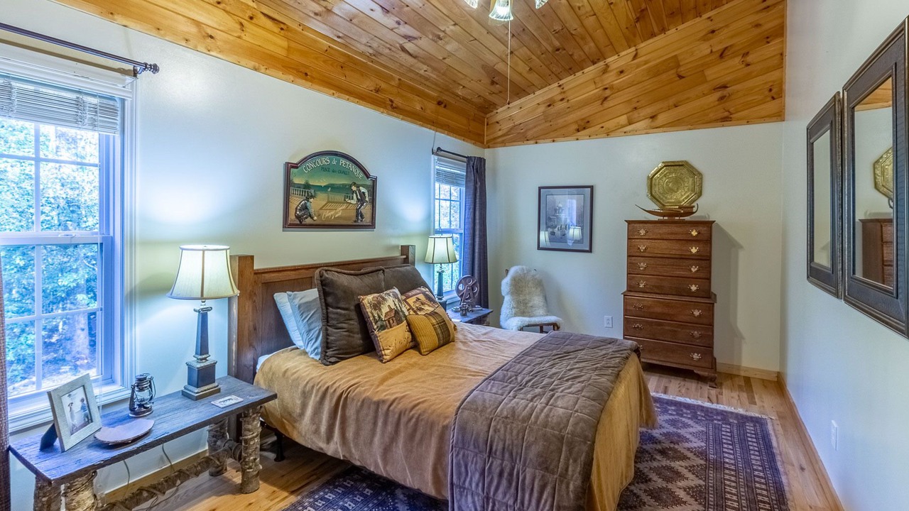 Photo of Bedroom in Sylva