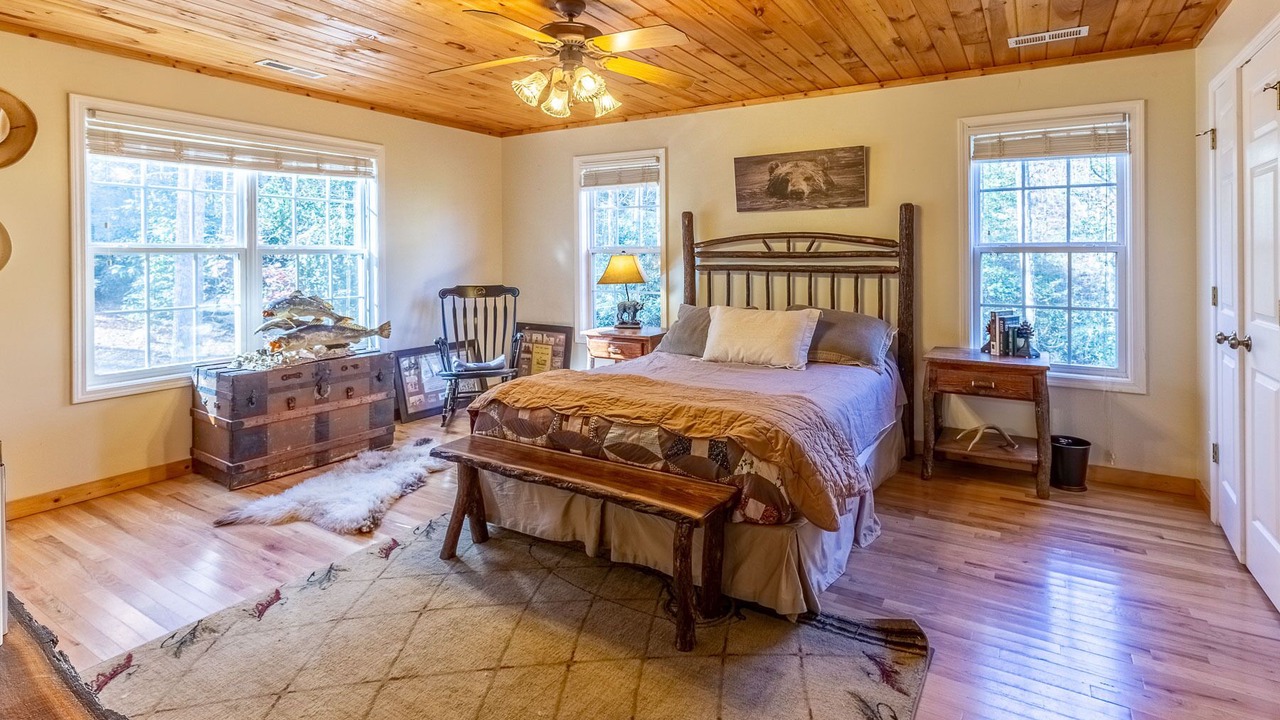 Photo of Bedroom in Sylva