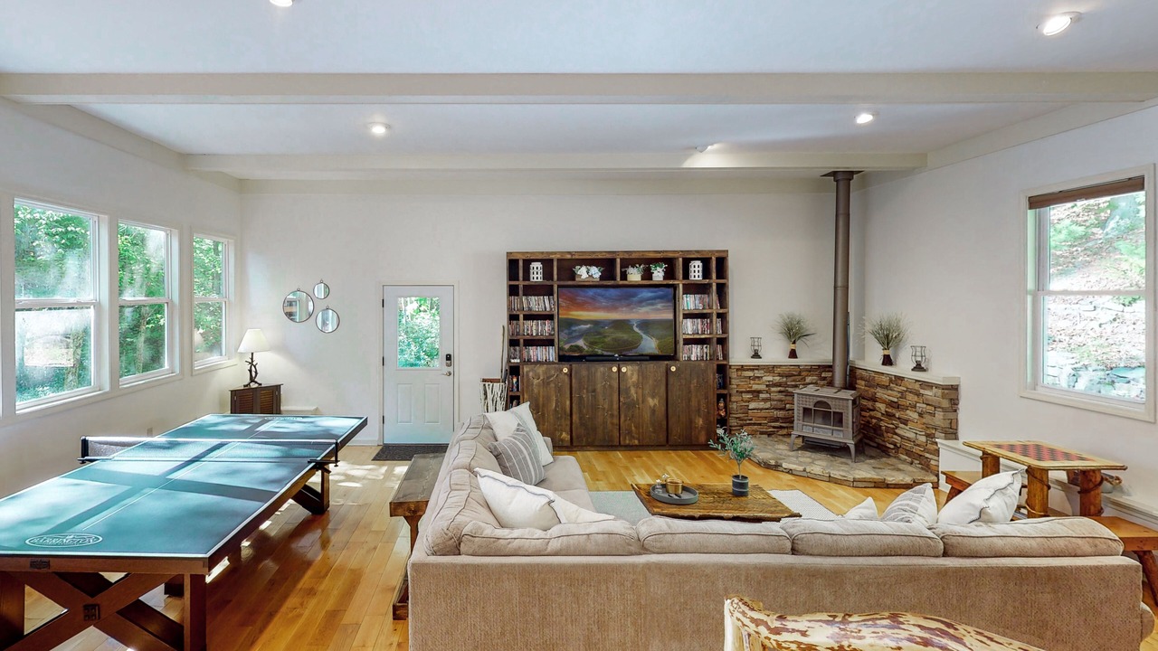Photo of Livingroom in Sapphire