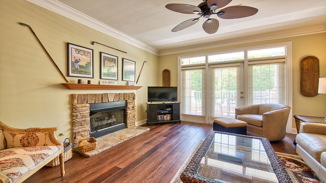 Photo of Livingroom in Maggie Valley