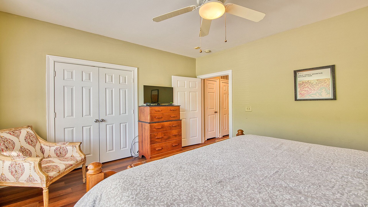 Photo of Bedroom in Maggie Valley