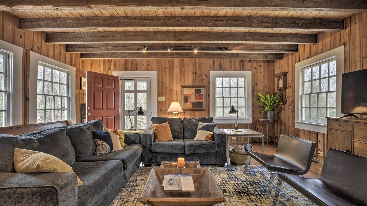 Photo of Livingroom in Pittsboro