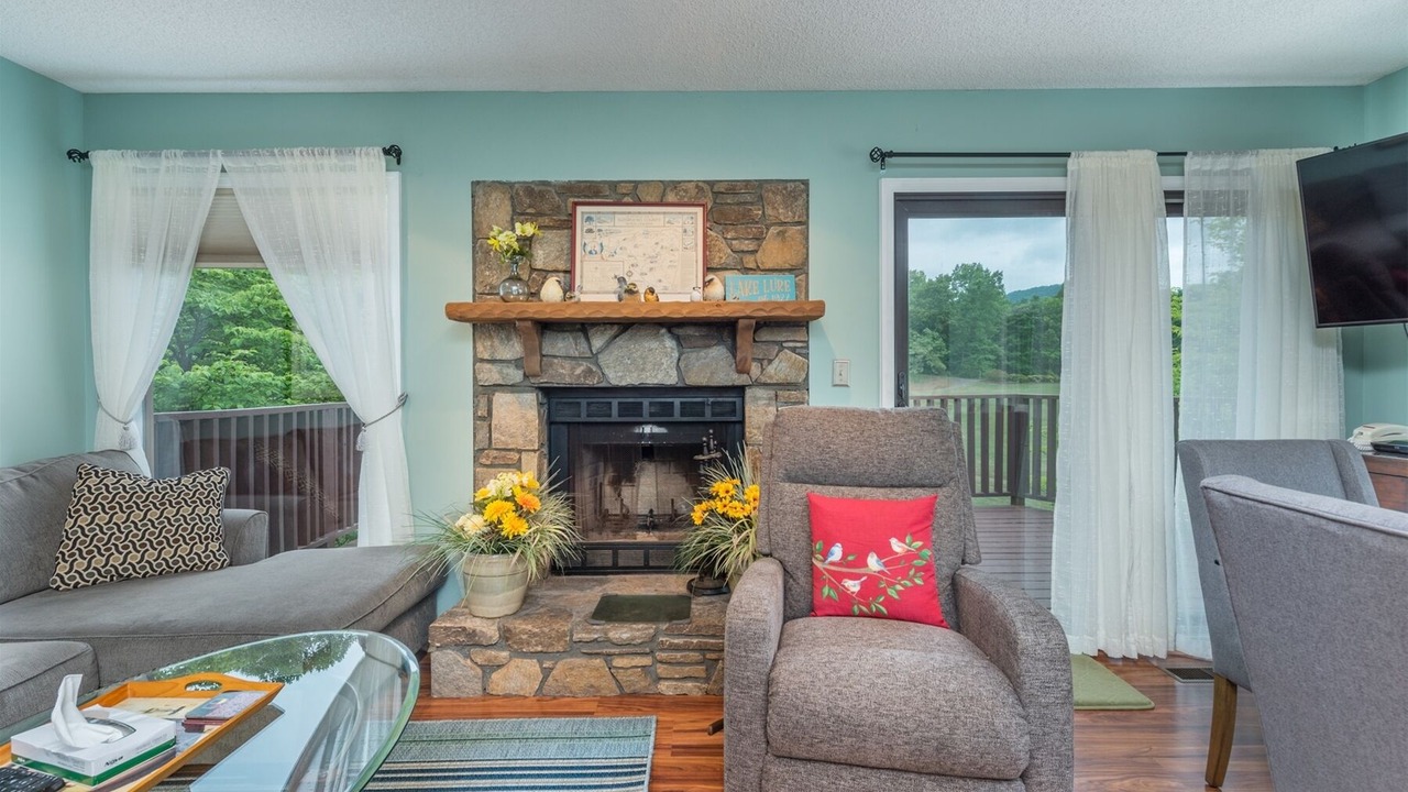 Photo of Livingroom in Lake Lure